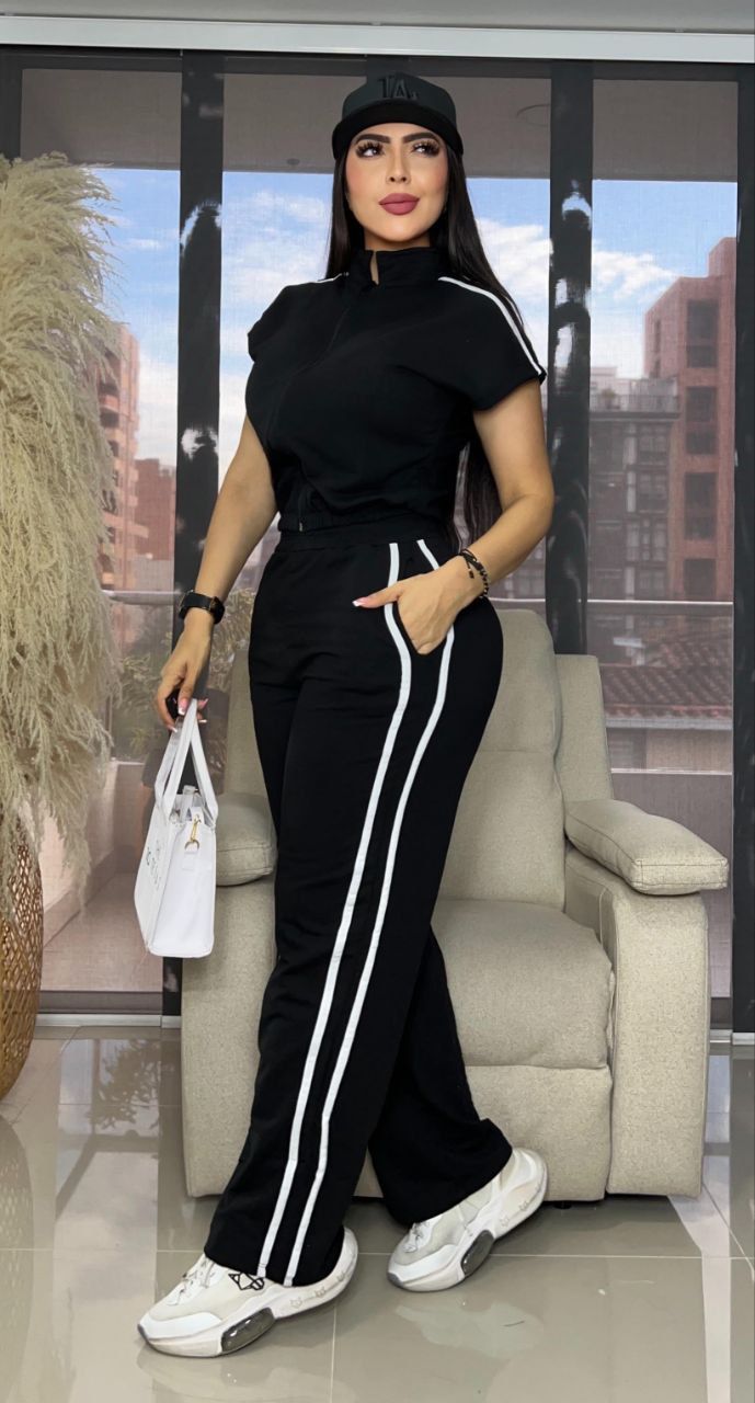 CONJUNTO KAROL G®